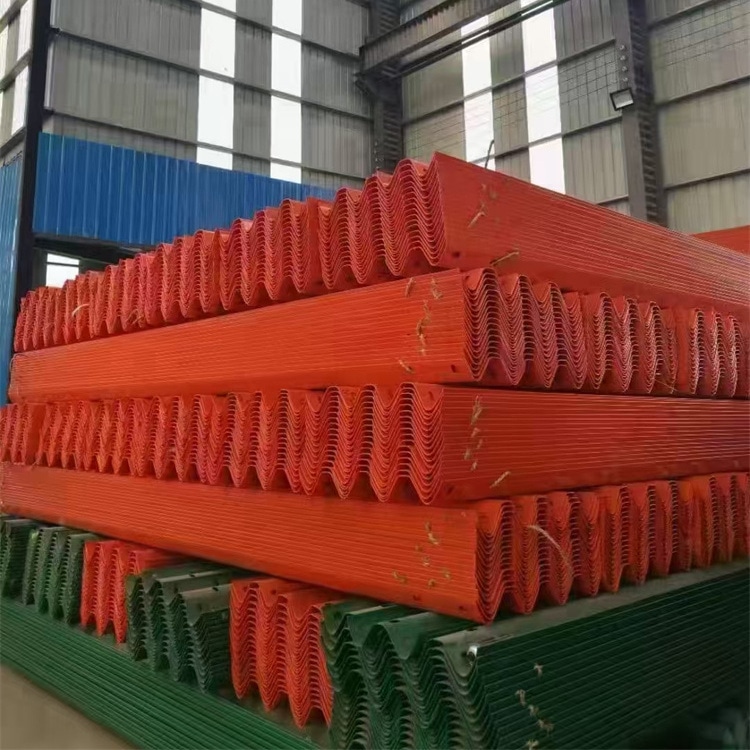 喷塑波型护拦板